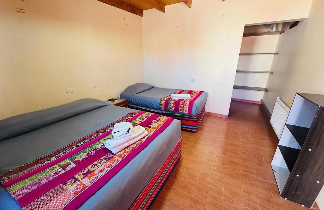 Hostal El Amigo Lucho-1